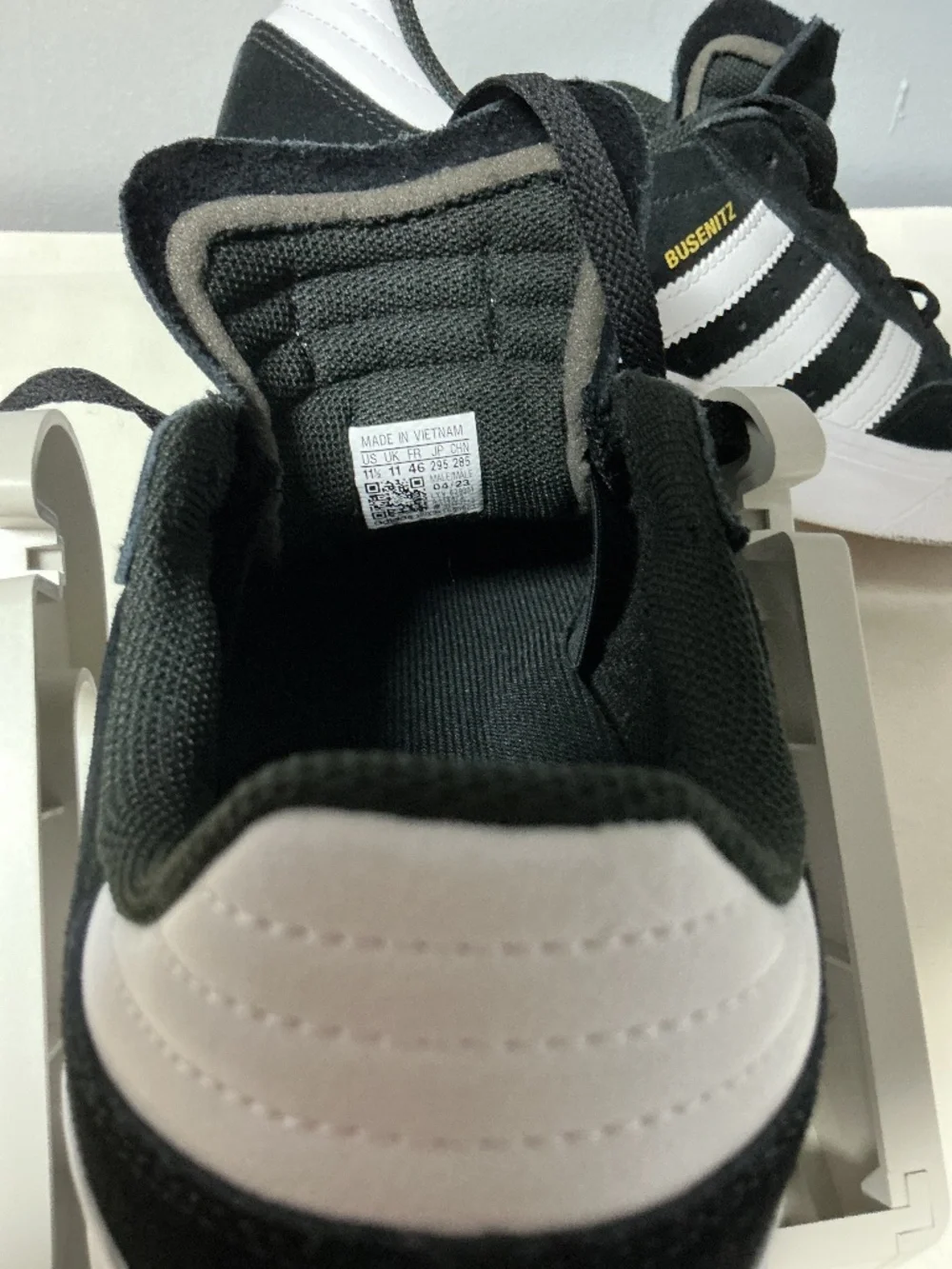 Adidas Busenitz Men’s Black and White Suede Sneakers Size 11.5.